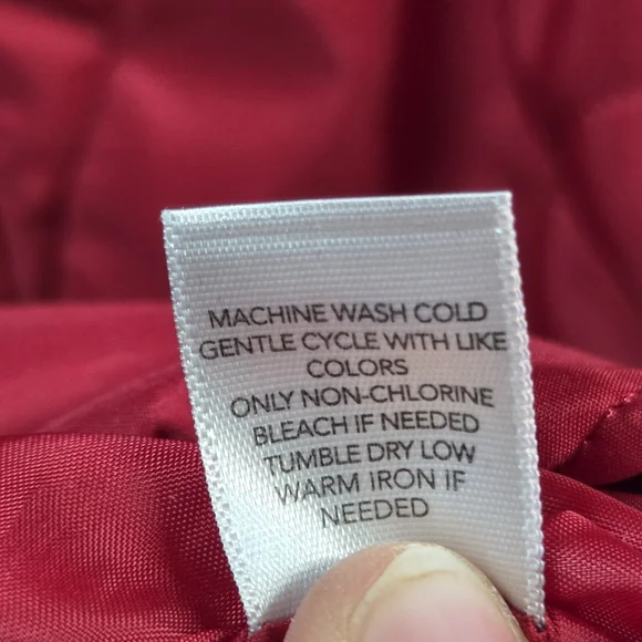 CJ Banks Women's Red Quilted Vest - Picture 5 of 5